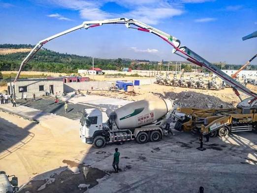 中企助力柬埔寨提升基建水平——“柬中友好合作让我们的生活不断改善”