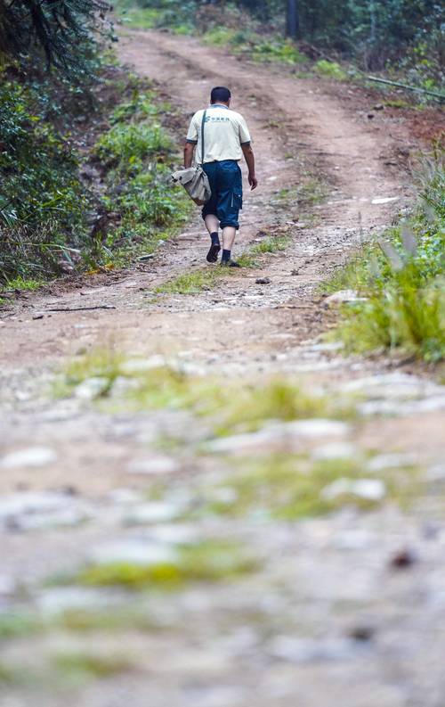 17年448公里邮递员木哈买提别克的坚守路