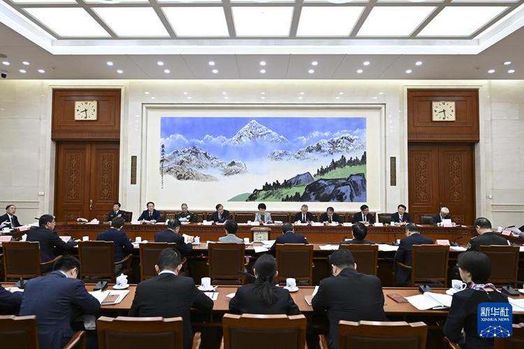 十四届全国人大常委会第十五次会议在京举行,审议民营经济促进法草案等